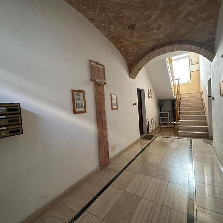Casa Susanna - Delizioso Piano Terra, Centralissimo, Superservito, Tranquillo, Appena Fuori Ztl Parcheggio Libero Терни Екстериор снимка